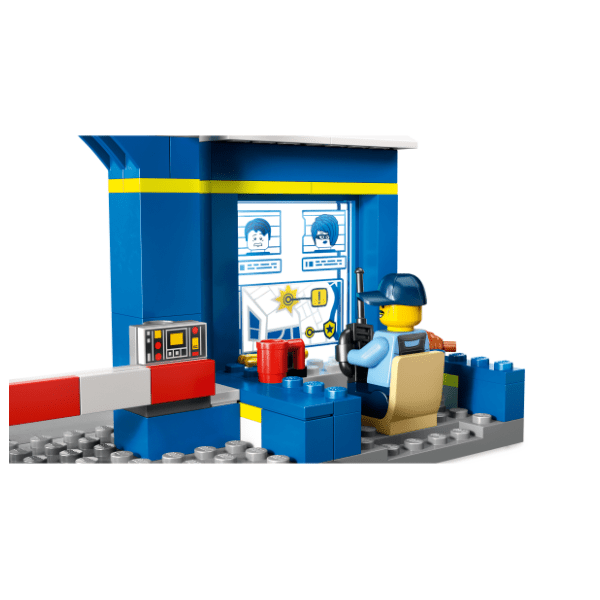 LEGO City jurnjava i policijska stanica 60370 2