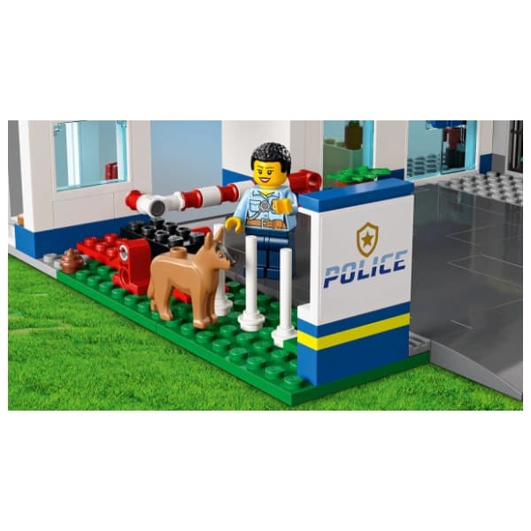 LEGO City policijska stanica 60316 5
