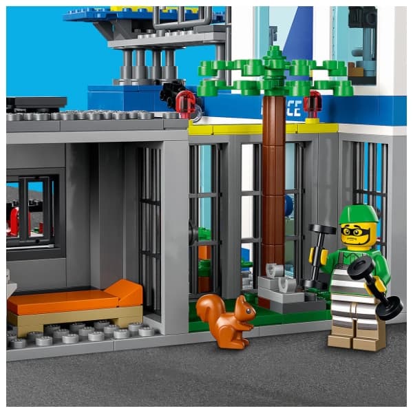 LEGO City policijska stanica 60316 10