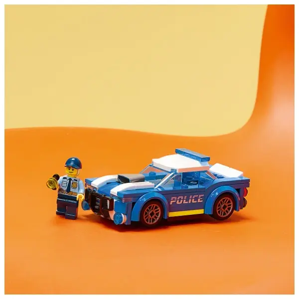 LEGO City policijski automobil 60312 3