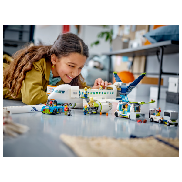 LEGO City putnički avion 60367 5