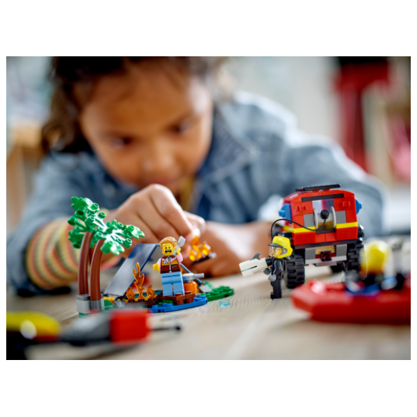 LEGO City vatrogasni kamion 4x4 s čamcem za spasavanje 60412 5