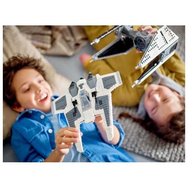 LEGO Star Wars Mandalorijanov borac protiv TIE presretača 75348 2