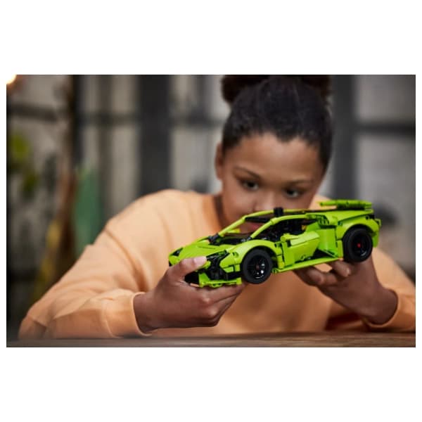 LEGO Technic Lamborghini Huracan Tecnica 42161 2