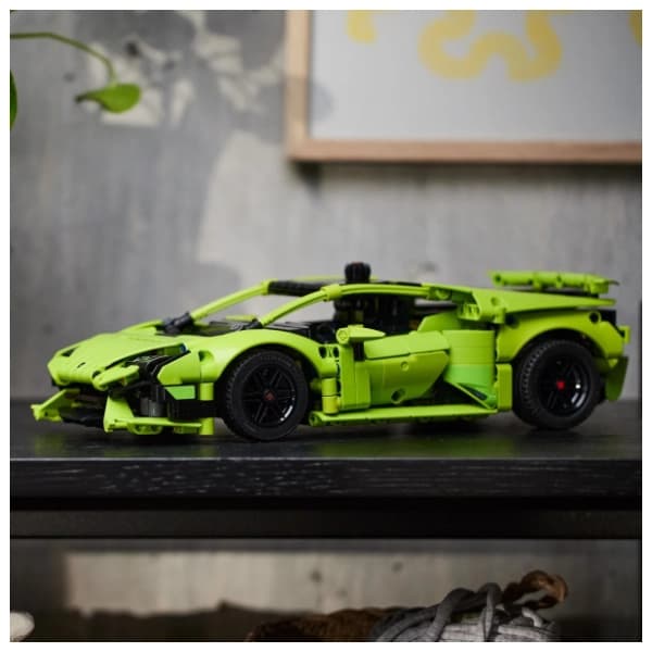 LEGO Technic Lamborghini Huracan Tecnica 42161 5