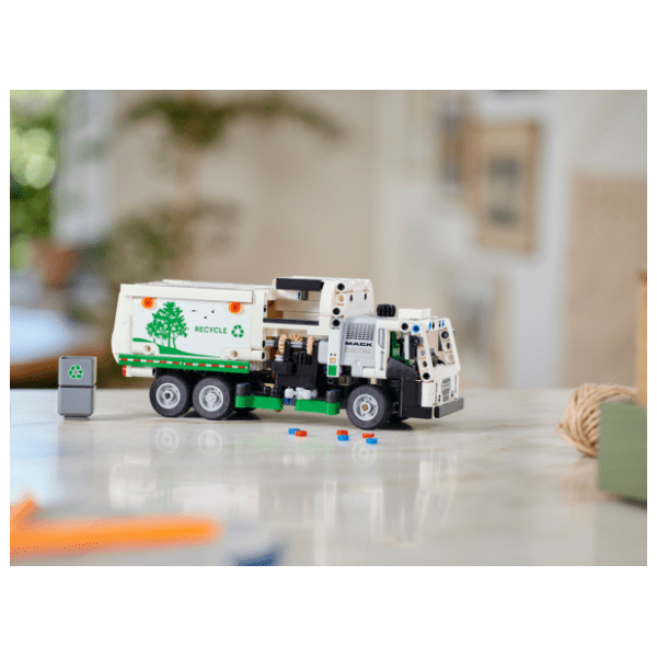 LEGO Technic Mack LR Electric đubretar 42167 6
