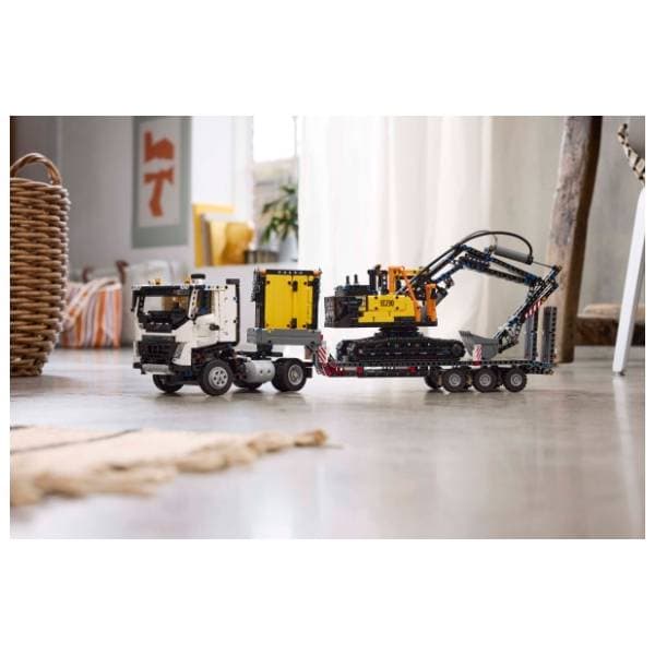 LEGO Technic Volvo FMX kamion i EC230 električni bager 42175 7