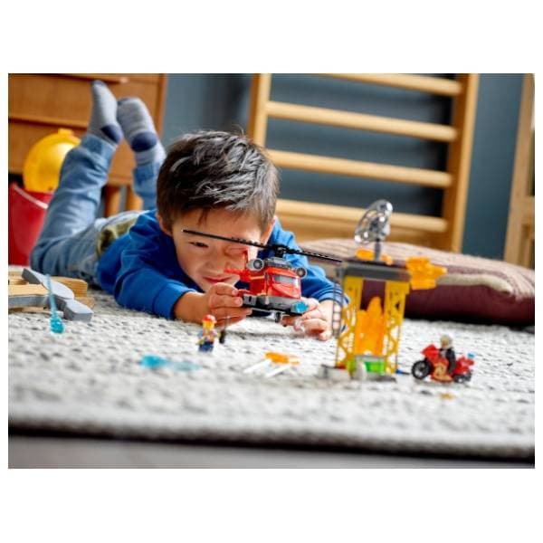 LEGO City vatrogasni spasilački helikopter 60281 8