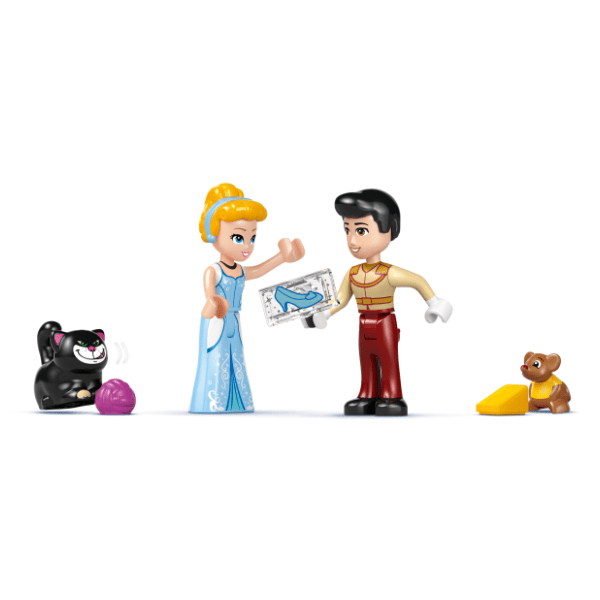 LEGO Disney Pepeljugin zamak i kočija sa konjima 43275 3