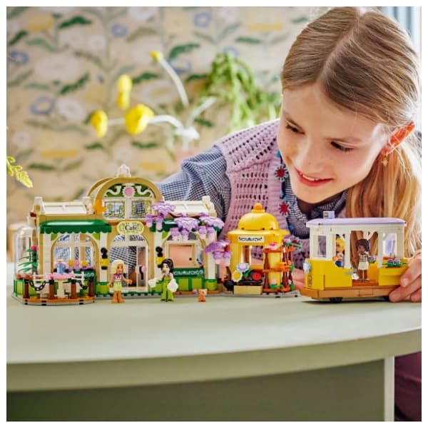 LEGO Friends Biljni kafić i cvećara 42671 3