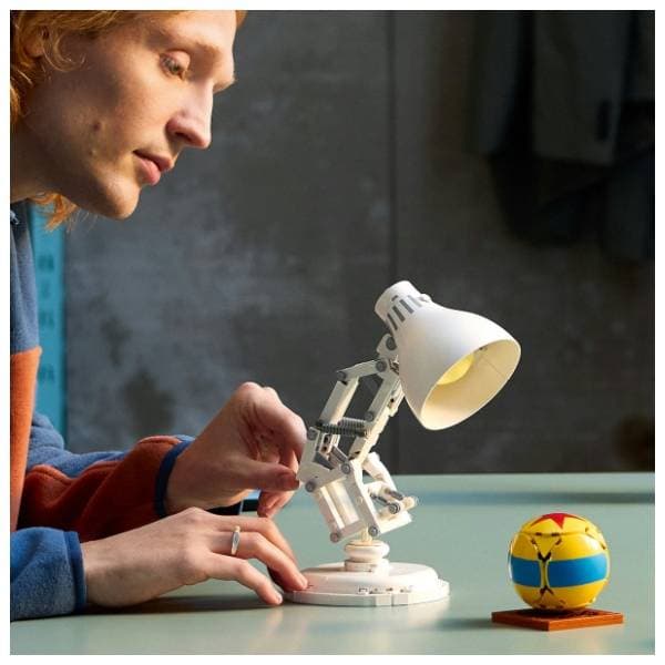 LEGO Ideas Disney Pixar Luxo Jr. 21357 3