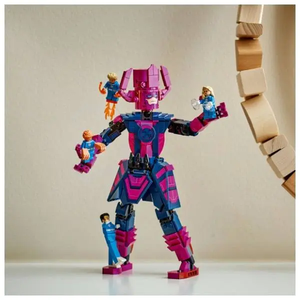 LEGO Marvel Fantastična četvorka protiv Galaktusa 76316 3