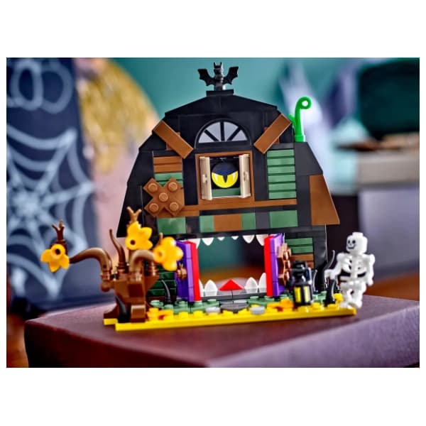 LEGO štala za Noć veštica 40721 2