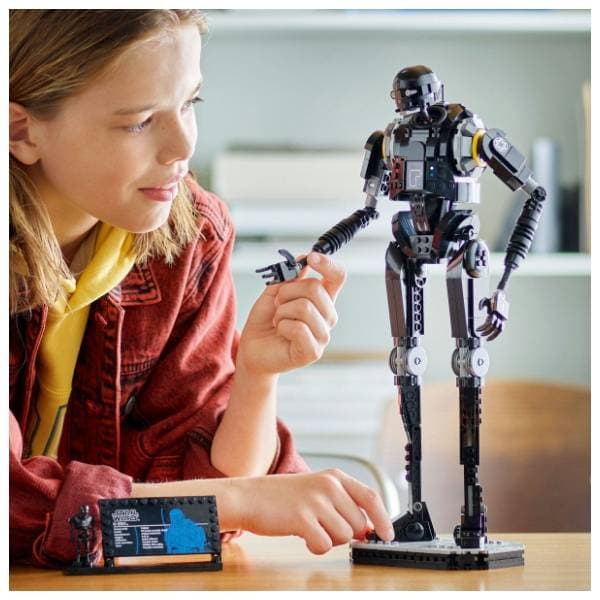 LEGO Star Wars K-2SO bezbednosni droid 75434 4