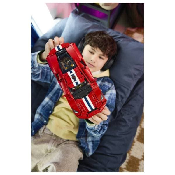 LEGO Technic Ferrari 488 pista automobil 42235 3